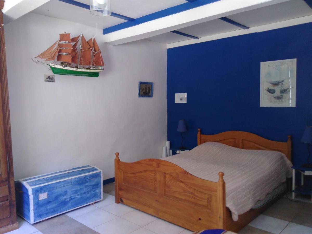 Hotel La Sourciére d'Eros à Bellesserre Extérieur photo